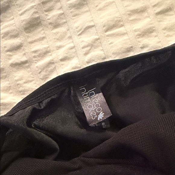 Elegant Black Lace Bodysuit - Picture 6 of 7